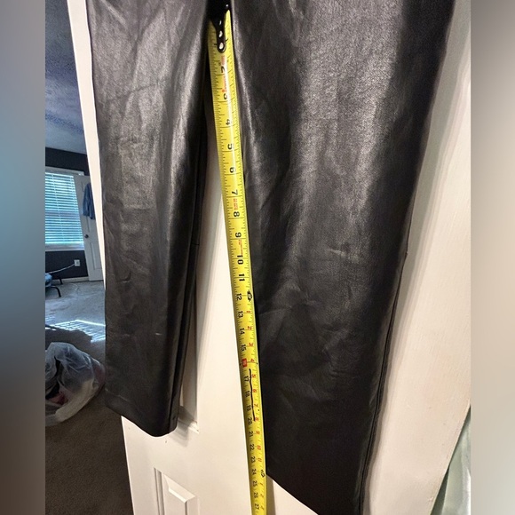 Aritzia Babaton | Hasek Faux Leather Cropped High Waisted Pants - Size 4 - Picture 8 of 8